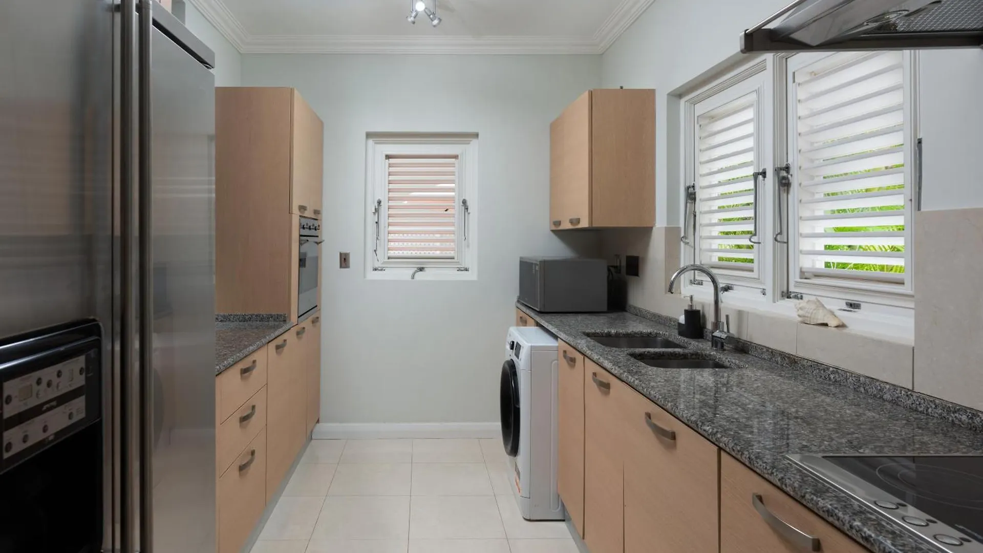 Tranquil Townhome, Close To Beach & Dining 圣詹姆斯 巴巴多斯岛