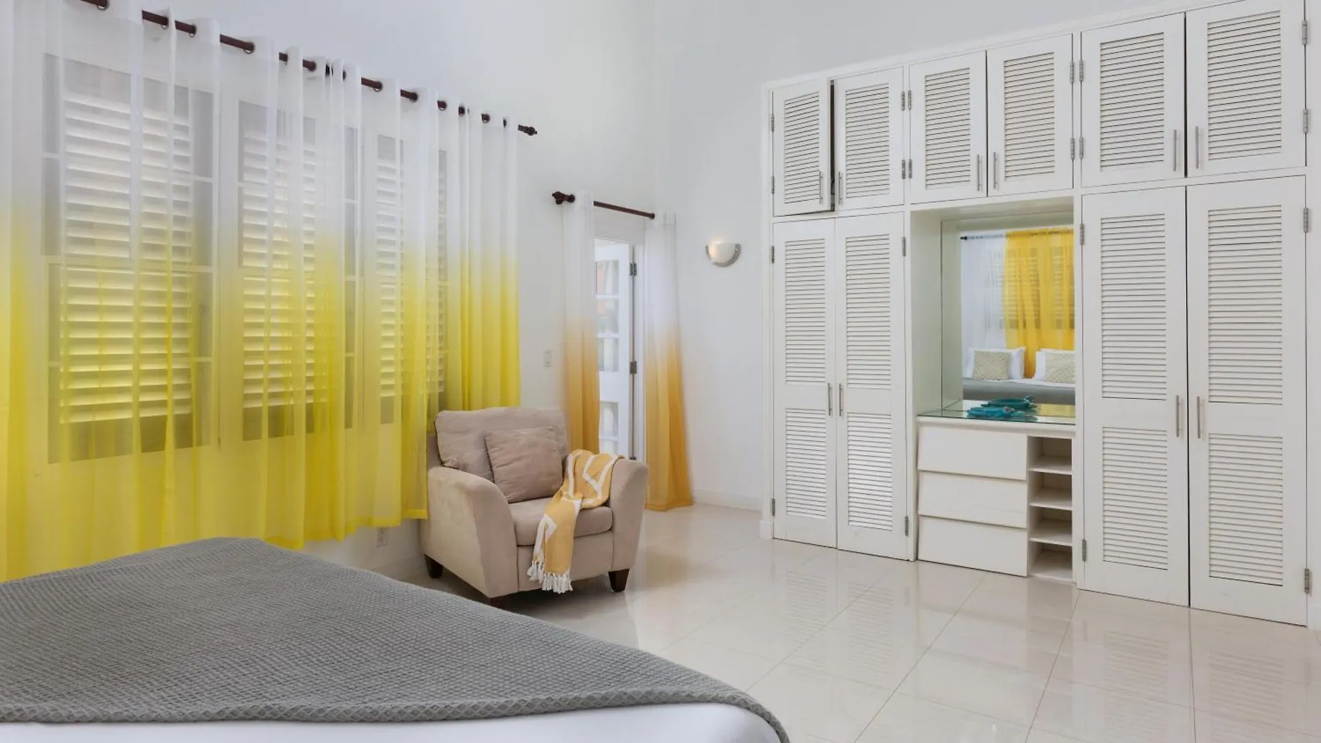 Tranquil Townhome, Close To Beach & Dining 圣詹姆斯 度假居