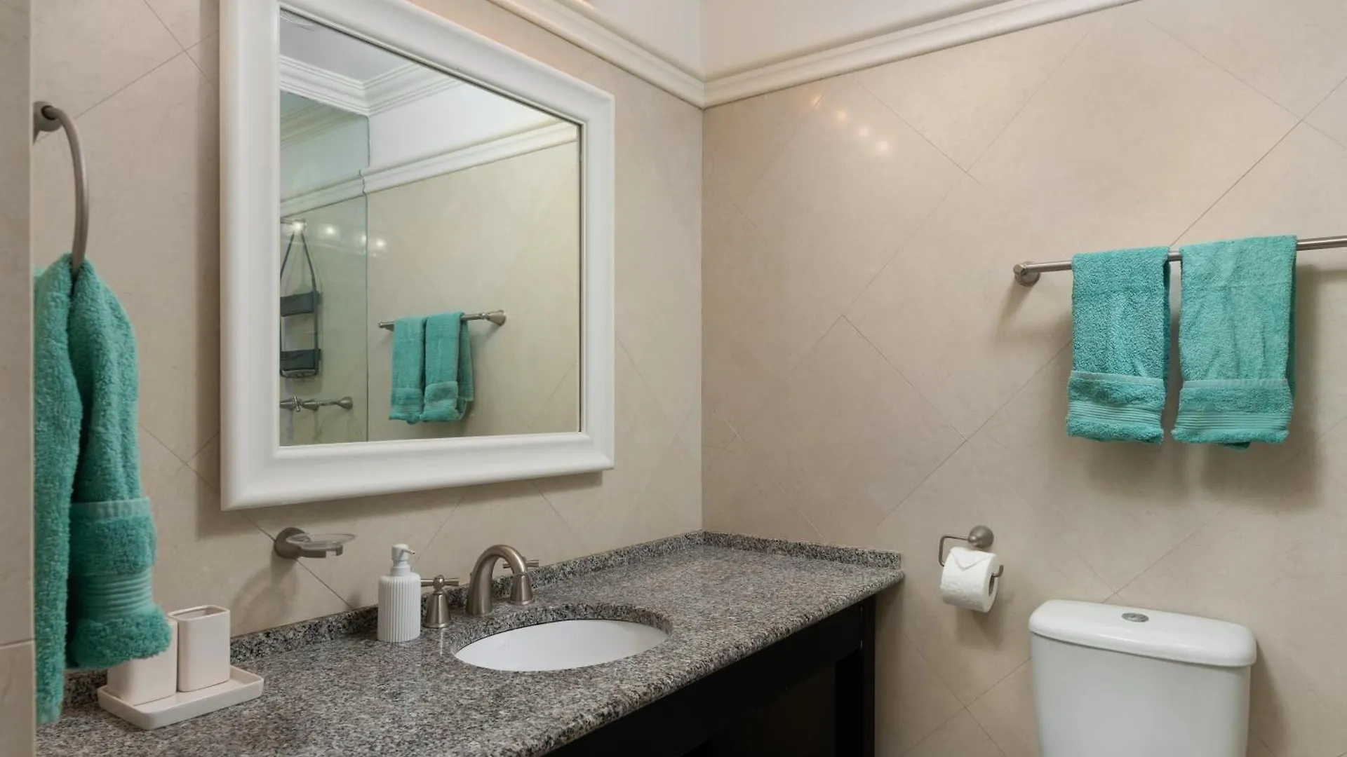 Casa de Férias Tranquil Townhome, Close To Beach & Dining Saint James