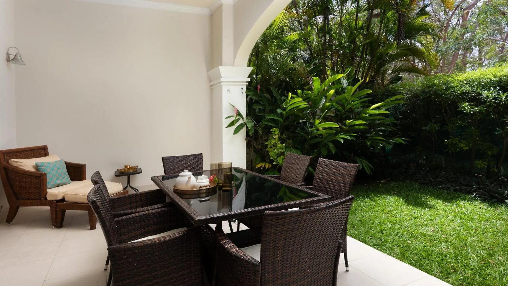 Tranquil Townhome, Close To Beach & Dining location