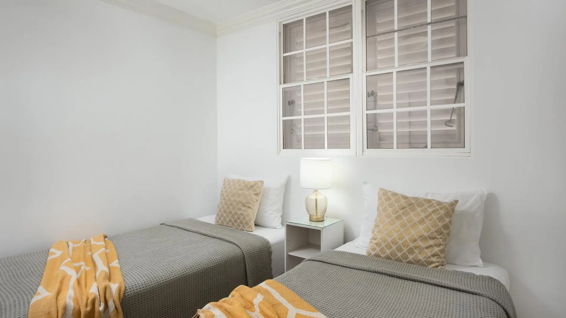 Tranquil Townhome, Close To Beach & Dining Saint James 0*,  Barbados