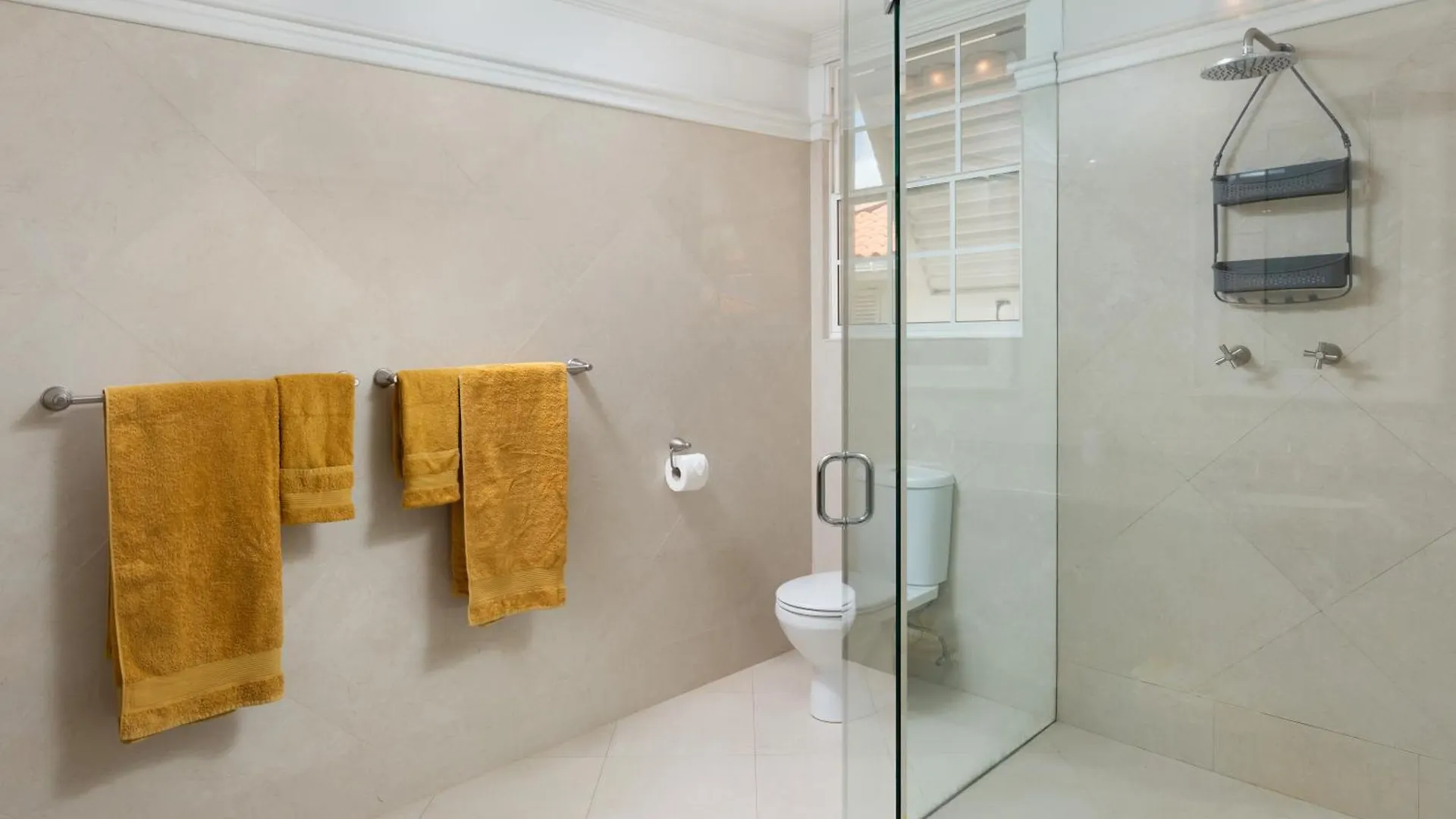 Vakantiehuis Tranquil Townhome, Close To Beach & Dining Saint James Barbados